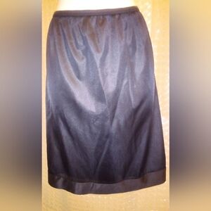 Vintage Vanity Fair Short Black Slip Size Large